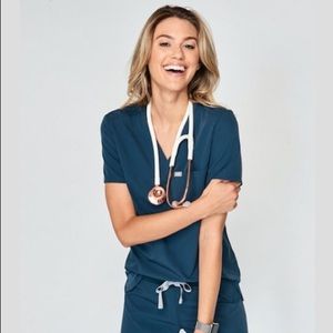 Women’s Fig Brand Scrub Set